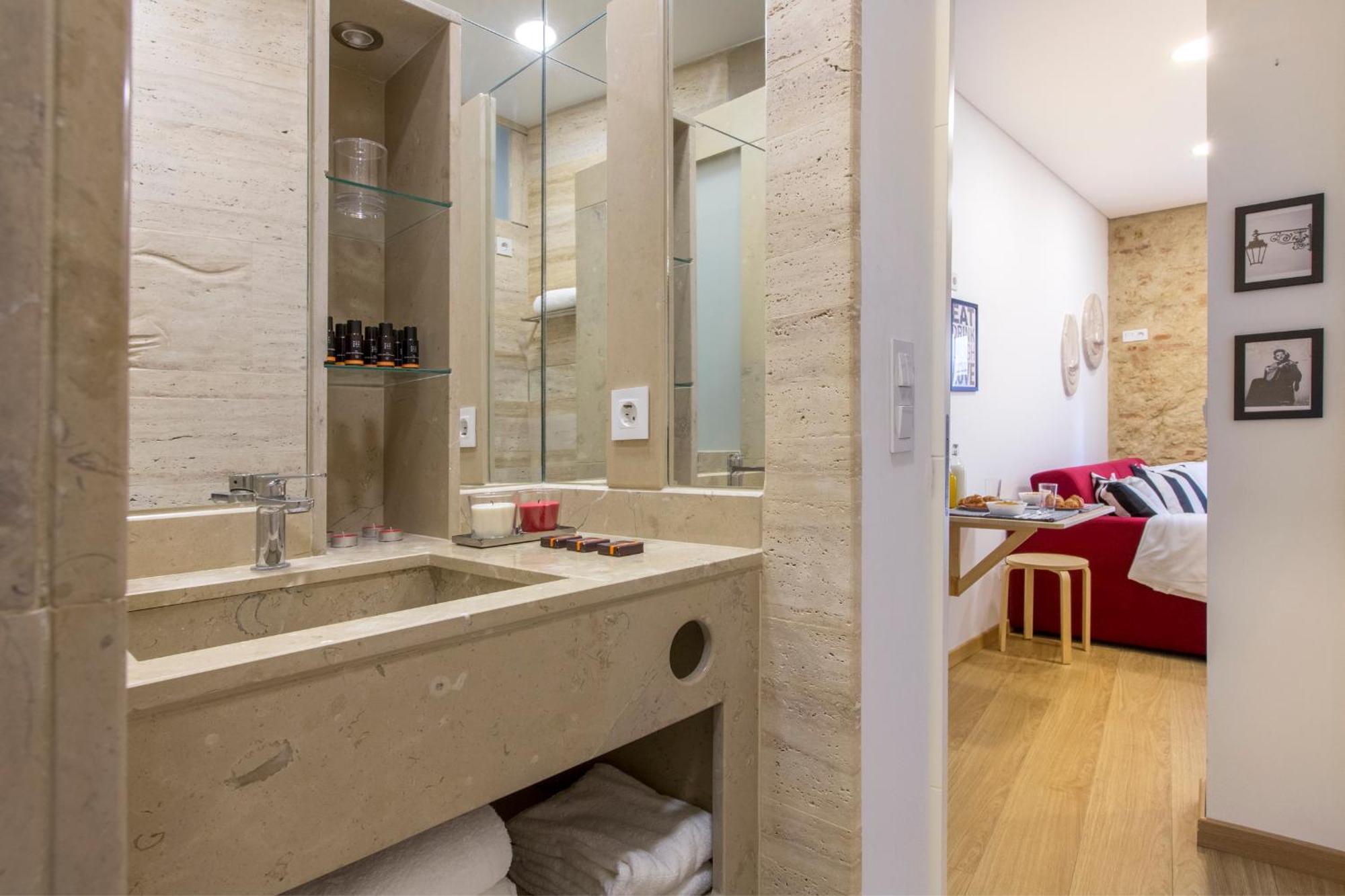 Heart Of Alfama - Historic Tiny House * Lisboa